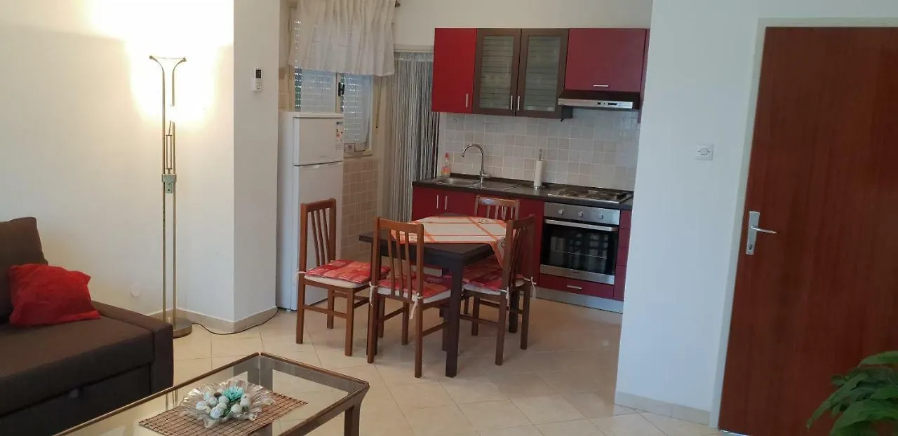 Apartment Ana Pula 0*,