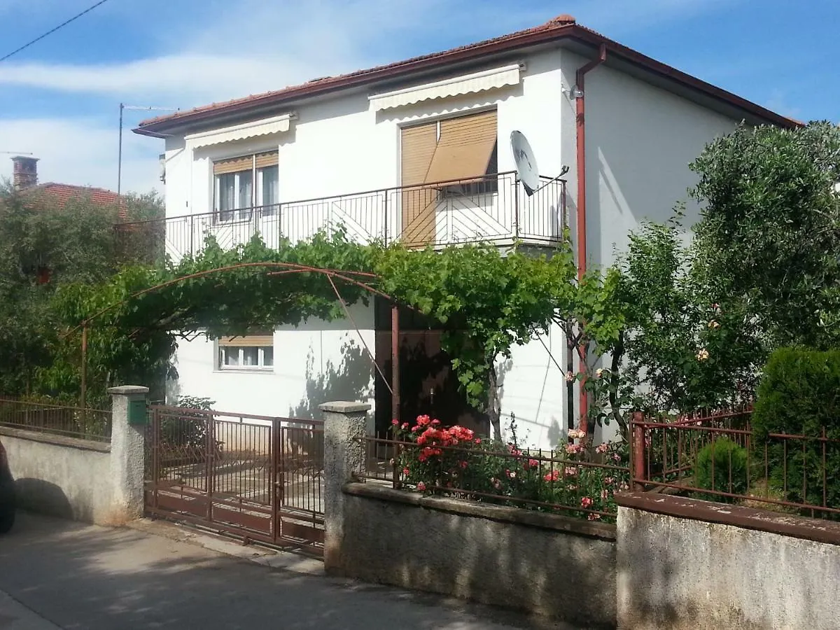 Apartment Ana Pula