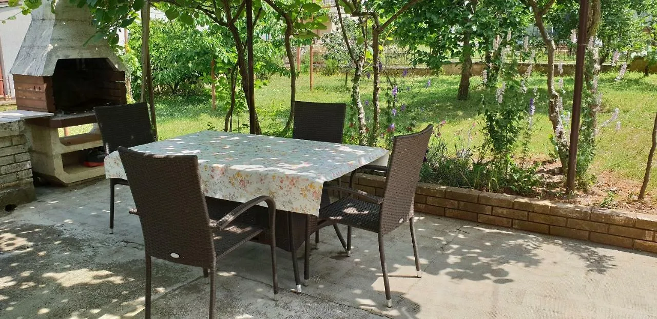 Apartment Ana Pula 0*,  Croatia